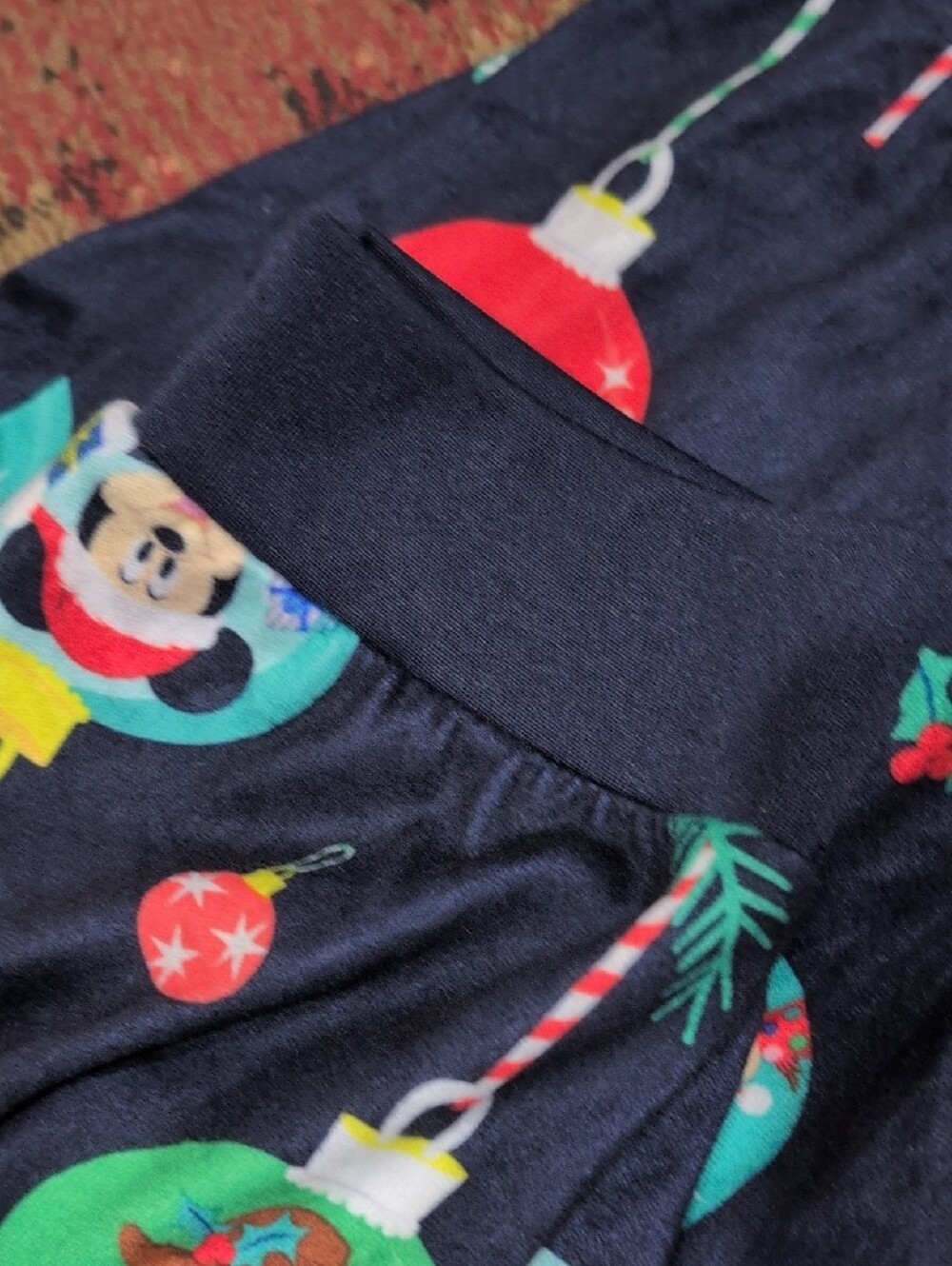 Disney Grey Holiday Pajama Set with Navy Ornament Pants Size 2x - Picture 5 of 5